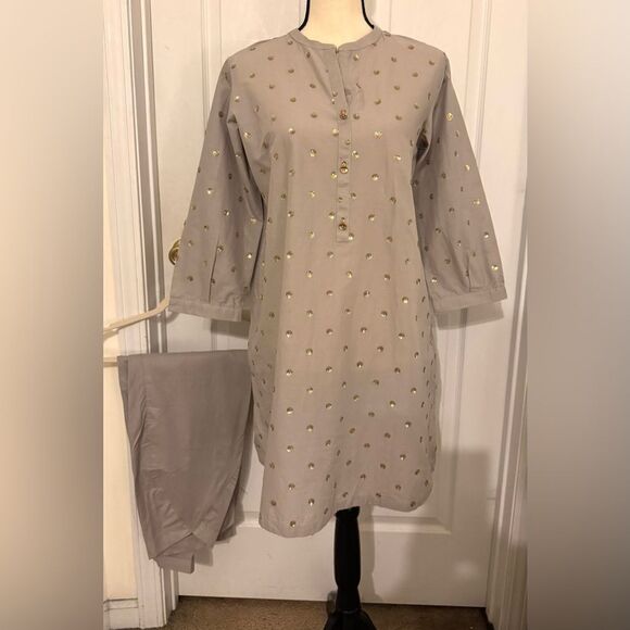 LIMELIGHT PAKISTANI DESIGNER GREY SEQUIN SHALWAR KAMEEZ 2 PIECE READY MADE - Picture 4 of 14